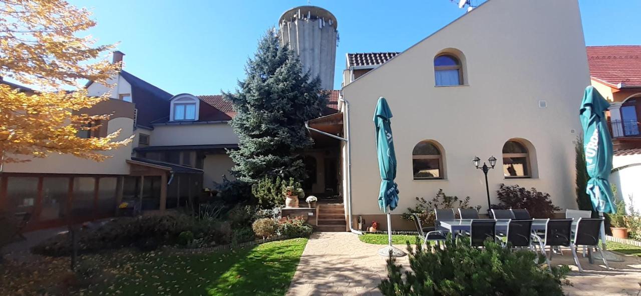 Hotel Kenguru Panzio Hódmezővásárhely Exterior foto