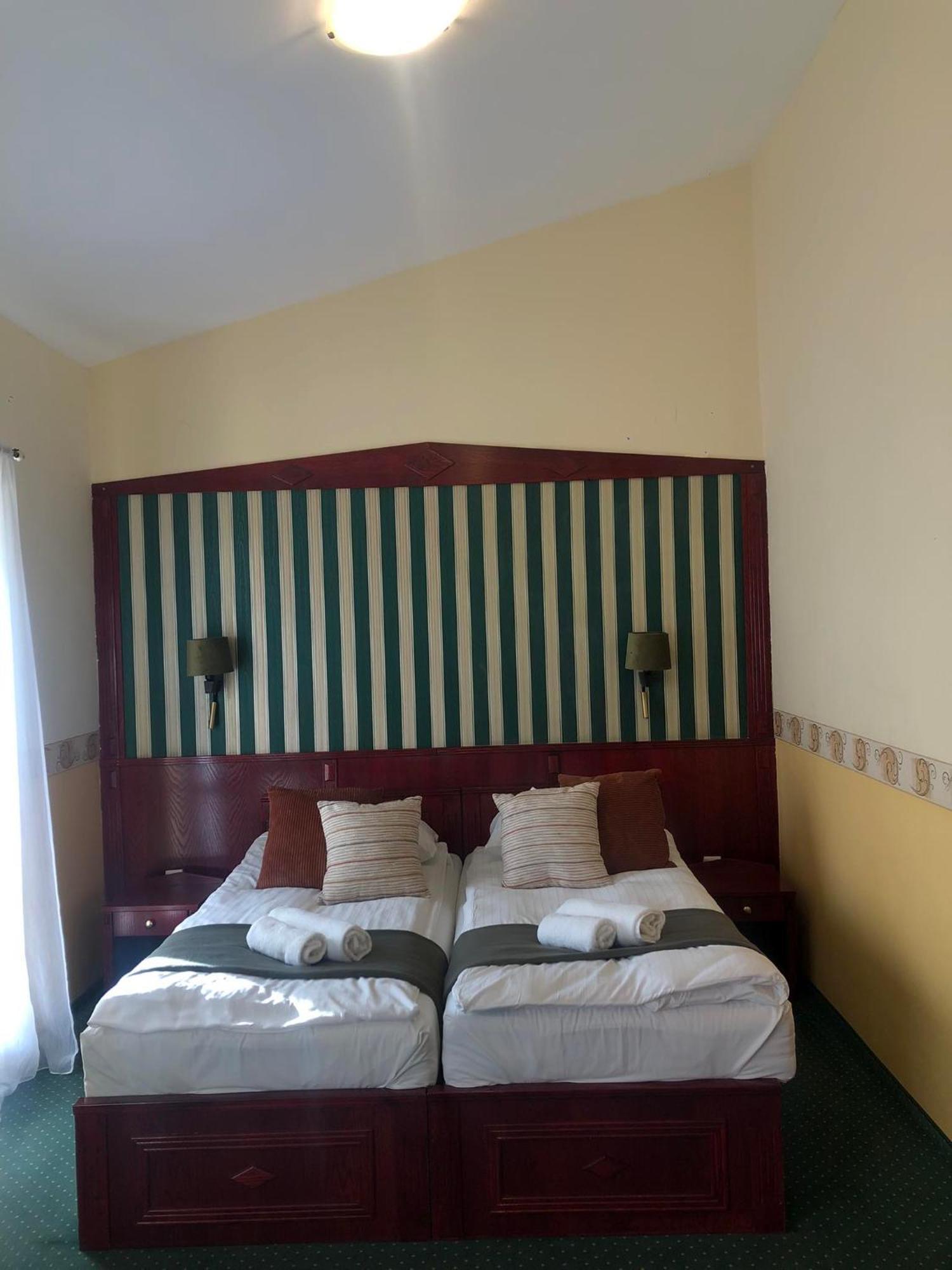 Hotel Kenguru Panzio Hódmezővásárhely Exterior foto