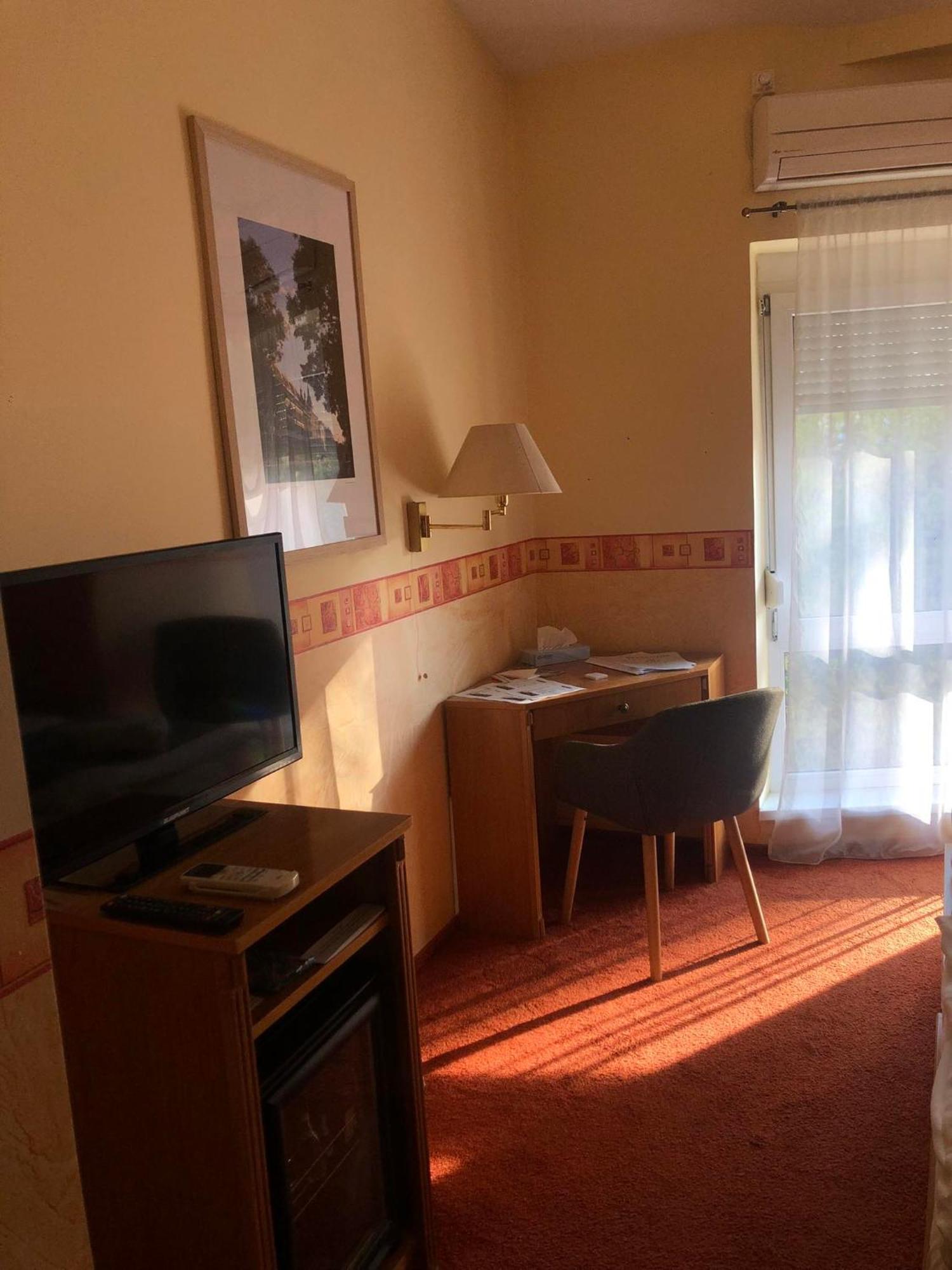Hotel Kenguru Panzio Hódmezővásárhely Exterior foto