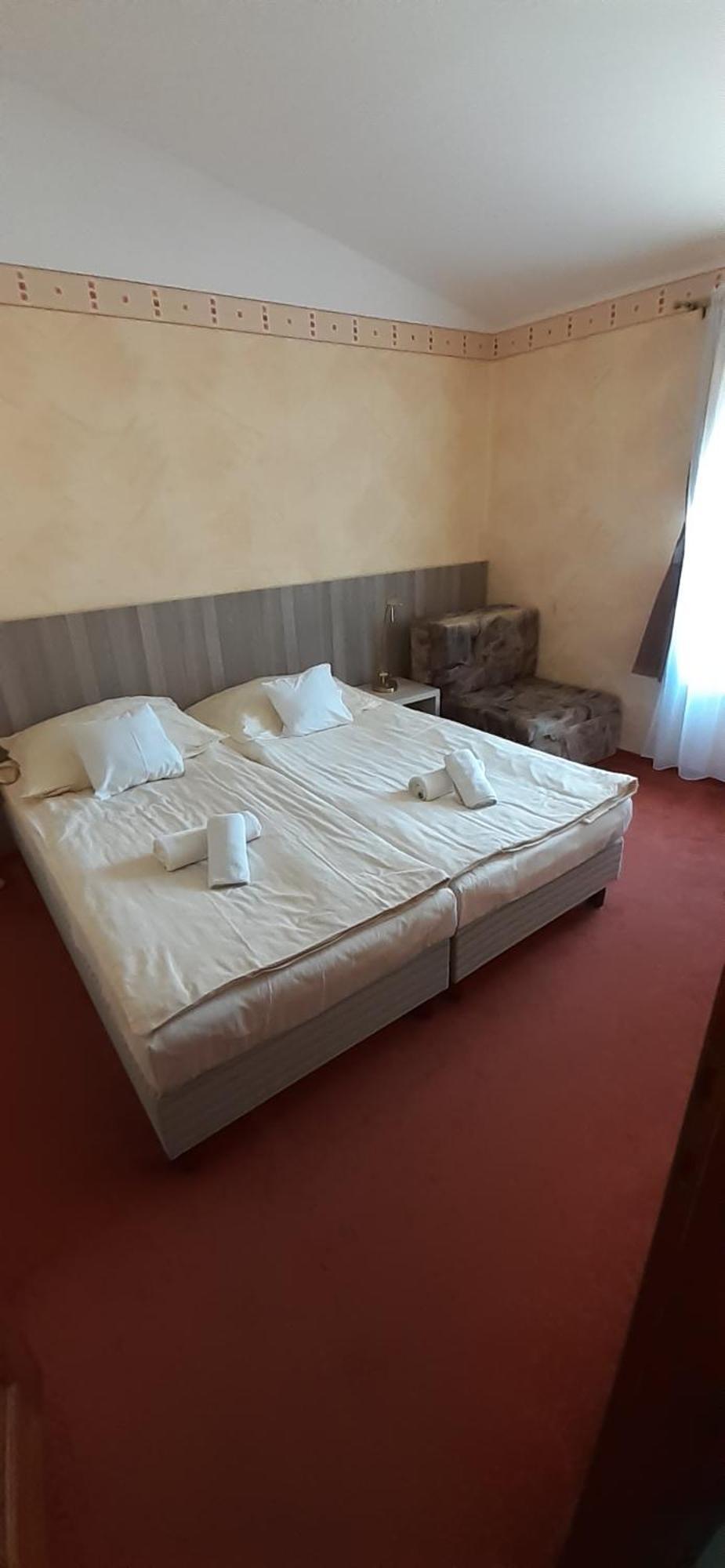 Hotel Kenguru Panzio Hódmezővásárhely Exterior foto