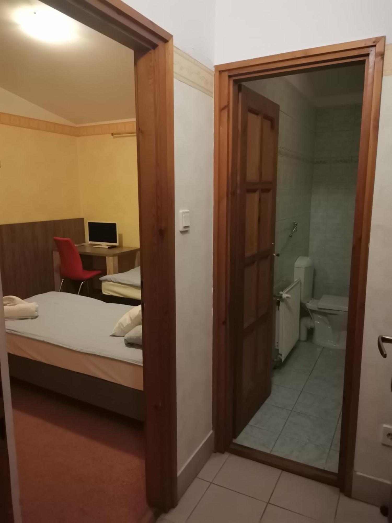 Hotel Kenguru Panzio Hódmezővásárhely Exterior foto